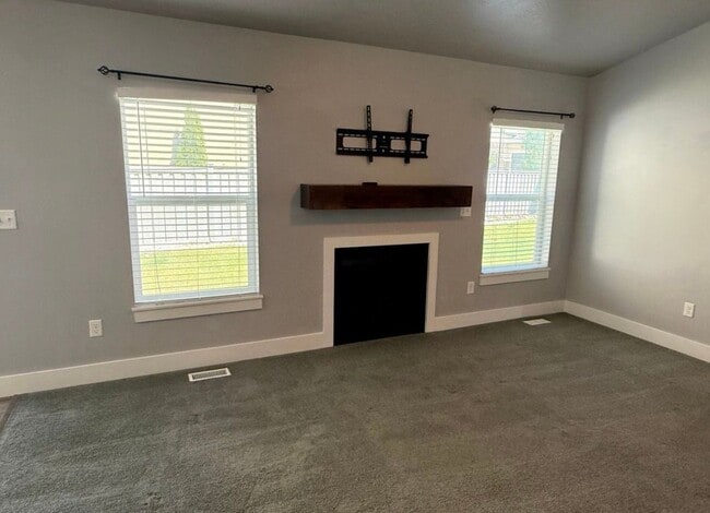 Building Photo - 7081 Hollow View Ct