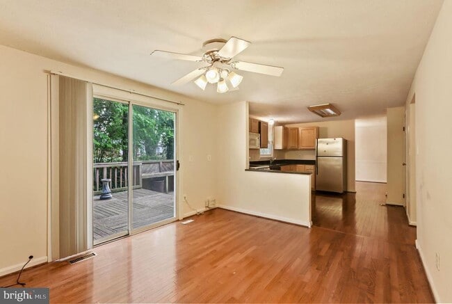Building Photo - 9404 Mirror Pond Dr