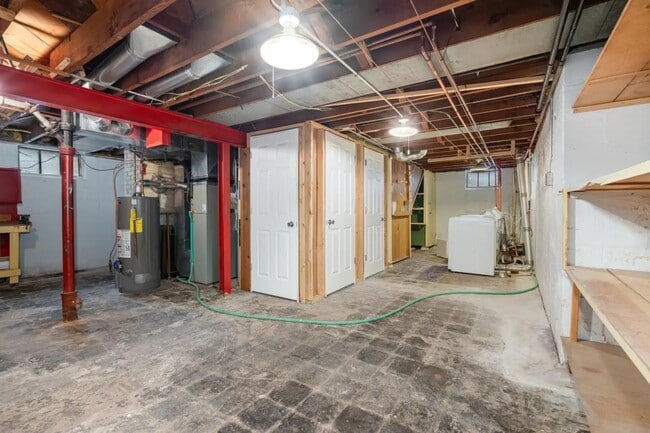 Building Photo - Northeast Benjamin Street