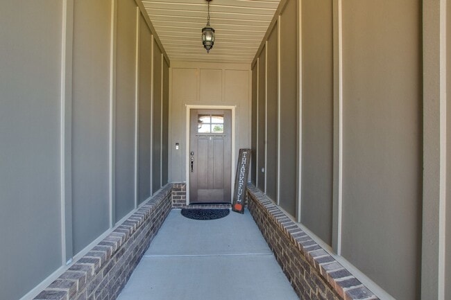 Building Photo - HAMPTON COVE/ OWENS CROSSROADS AREA