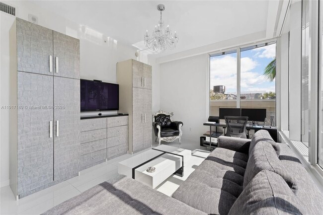 Building Photo - 2100 Park Ave