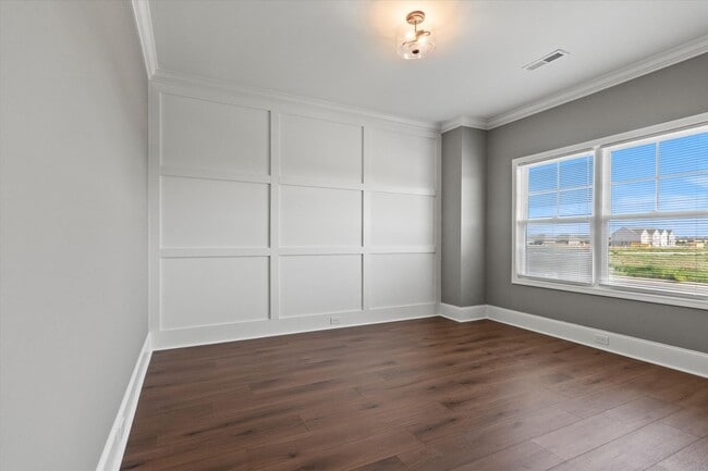 Building Photo - *First Month's Rent FREE!