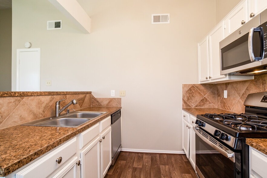 Building Photo - 15238 Bedford Glen Dr