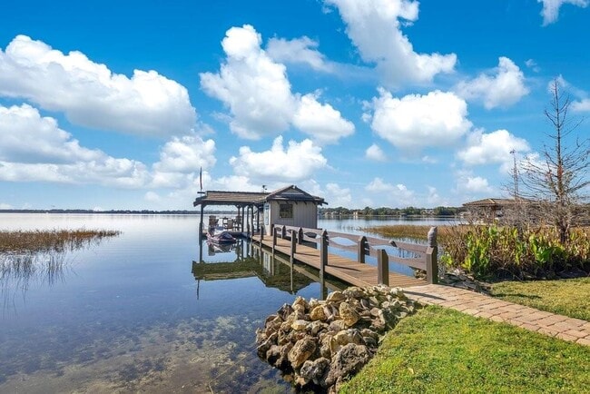 Building Photo - 10577 Down Lakeview Cir