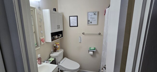 Building Photo - 1261 Eaglewood Dr