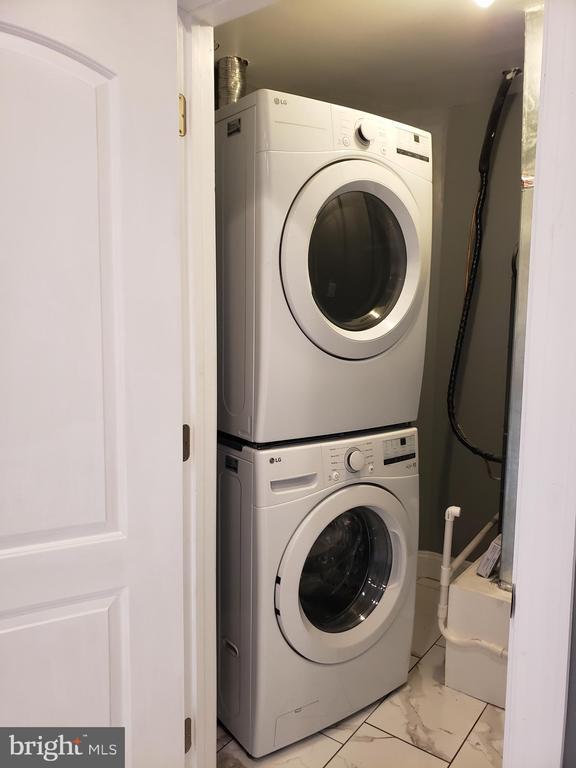 Building Photo - 5109 Woodland Ave