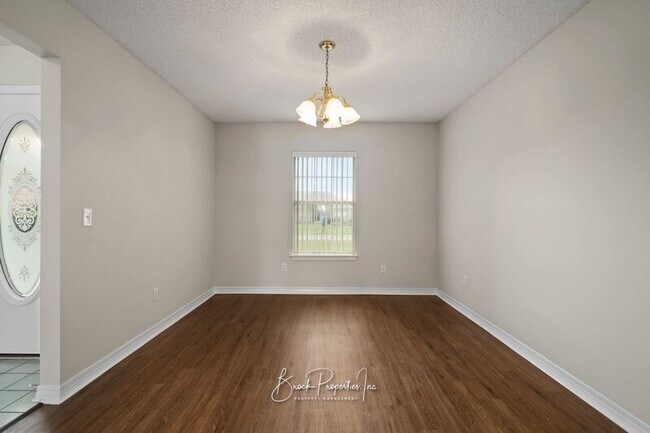 Building Photo - 2100 Blue Wind Dr