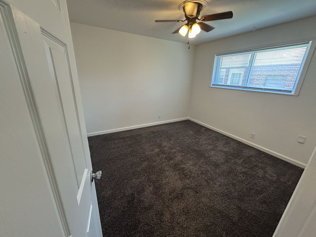 Building Photo - 10748 Tropic Dr