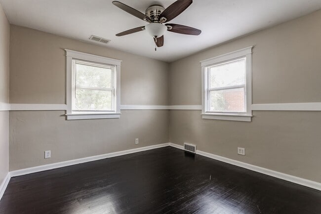 Building Photo - AVOID SCAMMERS!! WE DO NOT POST ON CRAIGSLIST!! Charming 2 Bedroom, 1 Bath brick home a block fro...