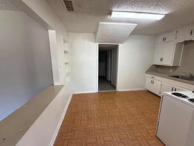 Building Photo - 2604 41st St
