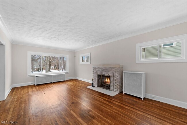 Building Photo - 867 East Blvd