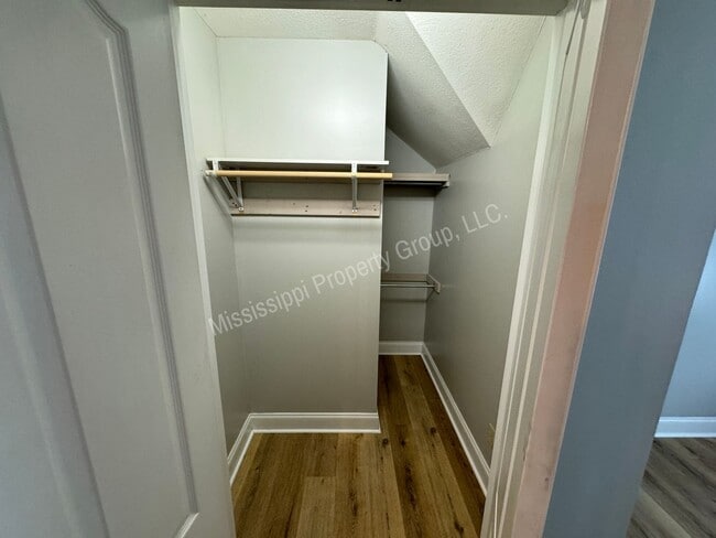 Building Photo - 3BR/3BA For Rent