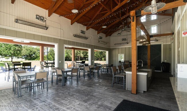 Building Photo - 2760 Seasons Rd