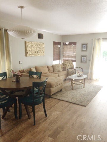 Building Photo - 1031 S Silver Star Way