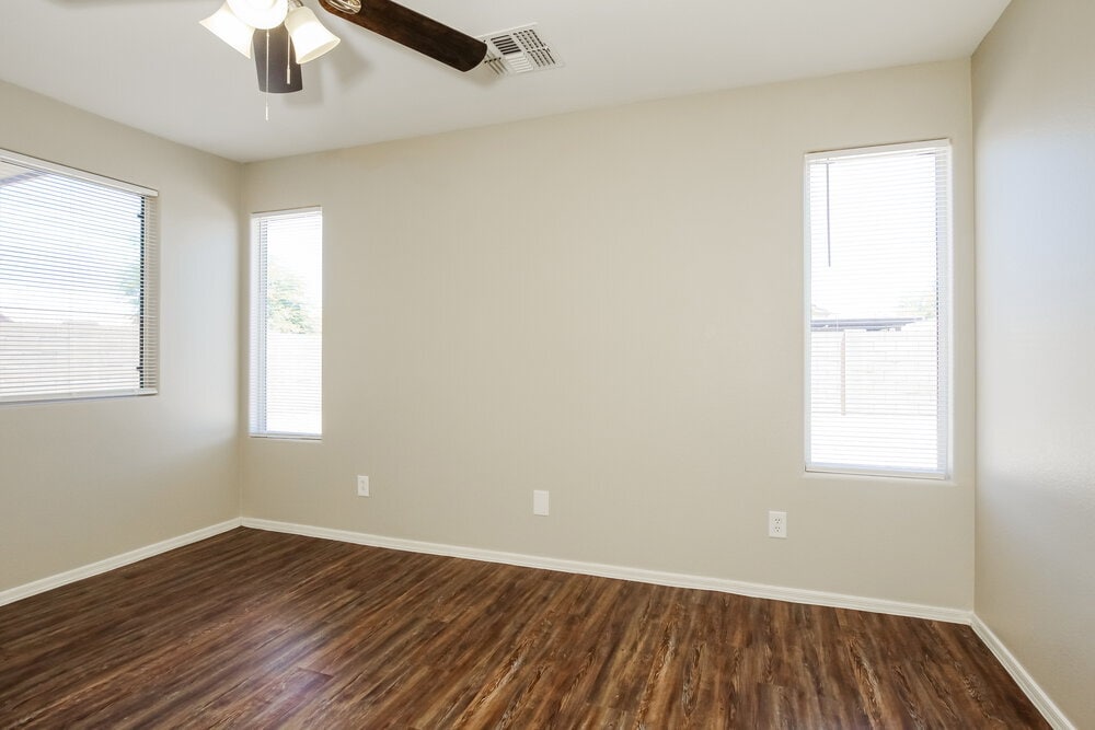 Building Photo - 3326 W Shumway Farm Rd