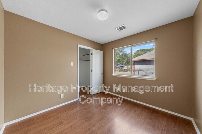 Building Photo - 7522 Yellow Sand Dr