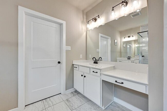 Building Photo - 7006 Winterberry Gln Ln