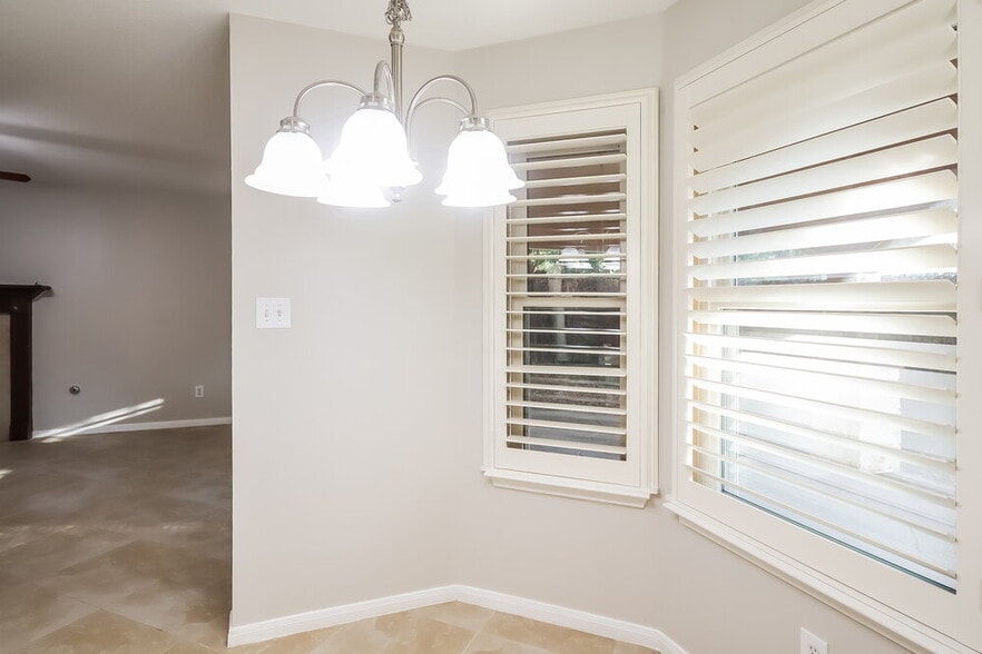 Building Photo - 19610 Plymouth Ridge Ln