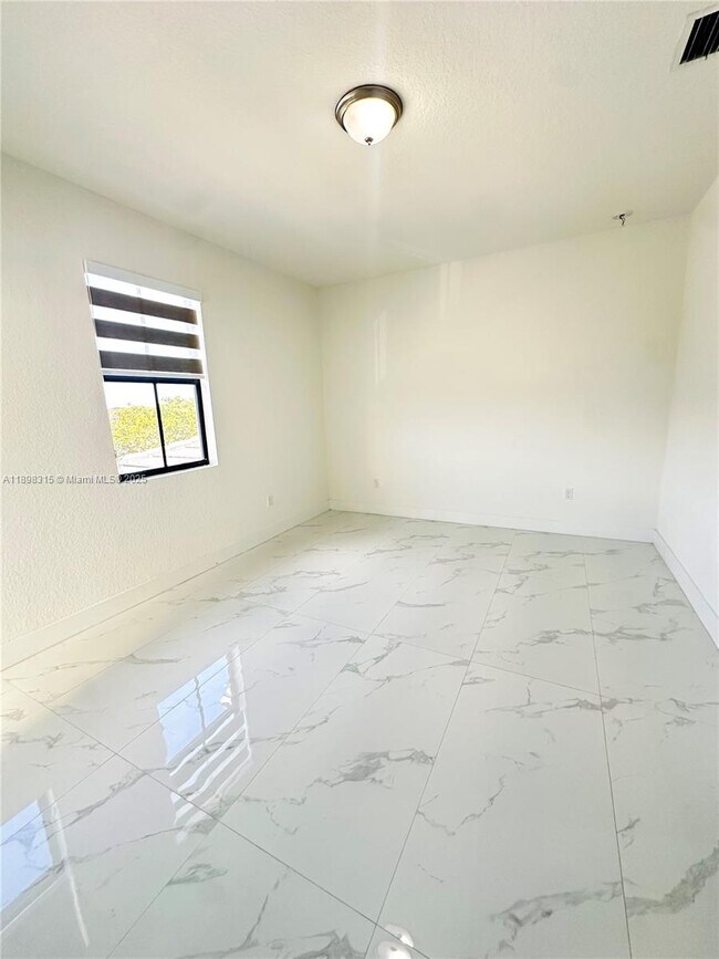 Building Photo - 1831 SW 145th Ave