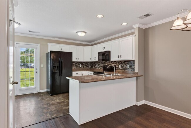 Building Photo - 343 Sam Houston Cir