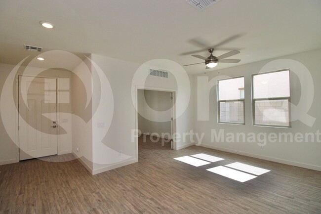 Building Photo - 2957 E Cherry Hill Dr
