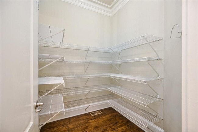 Building Photo - 105 Chablis Ct