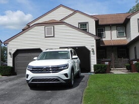 Building Photo - 6008 Red Oak Dr