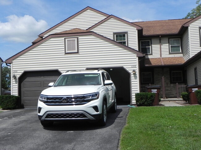 Building Photo - 6008 Red Oak Dr