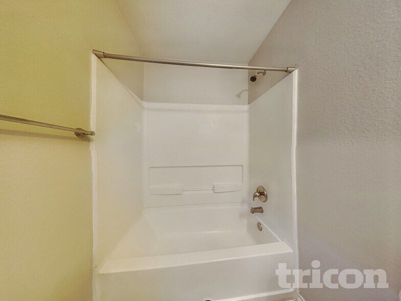 Building Photo - 12222 Autumn Cherry