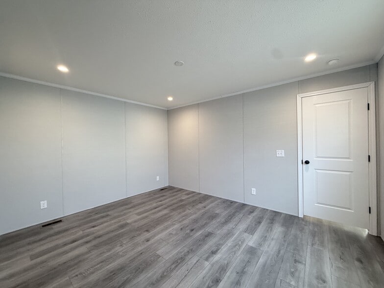 Building Photo - 29649 Cambridge Ct