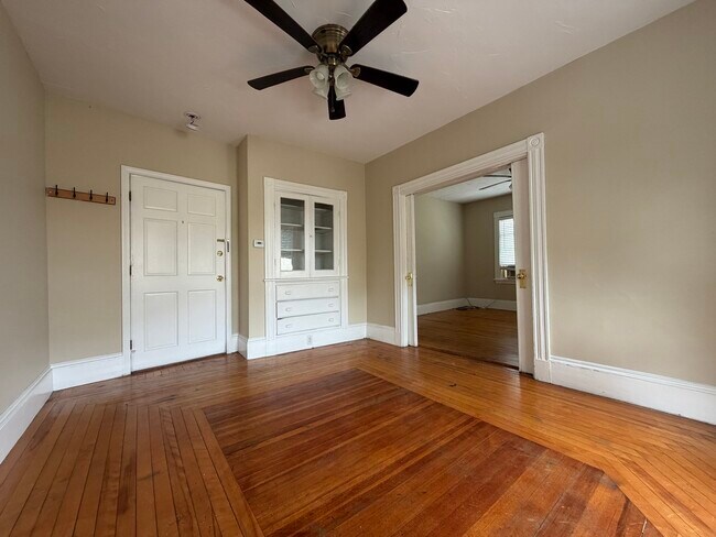 Building Photo - 253 Whitwell St