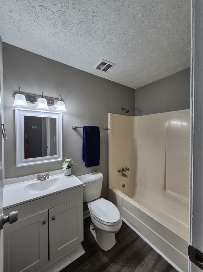 Building Photo - 1151 Bouldercrest Cir