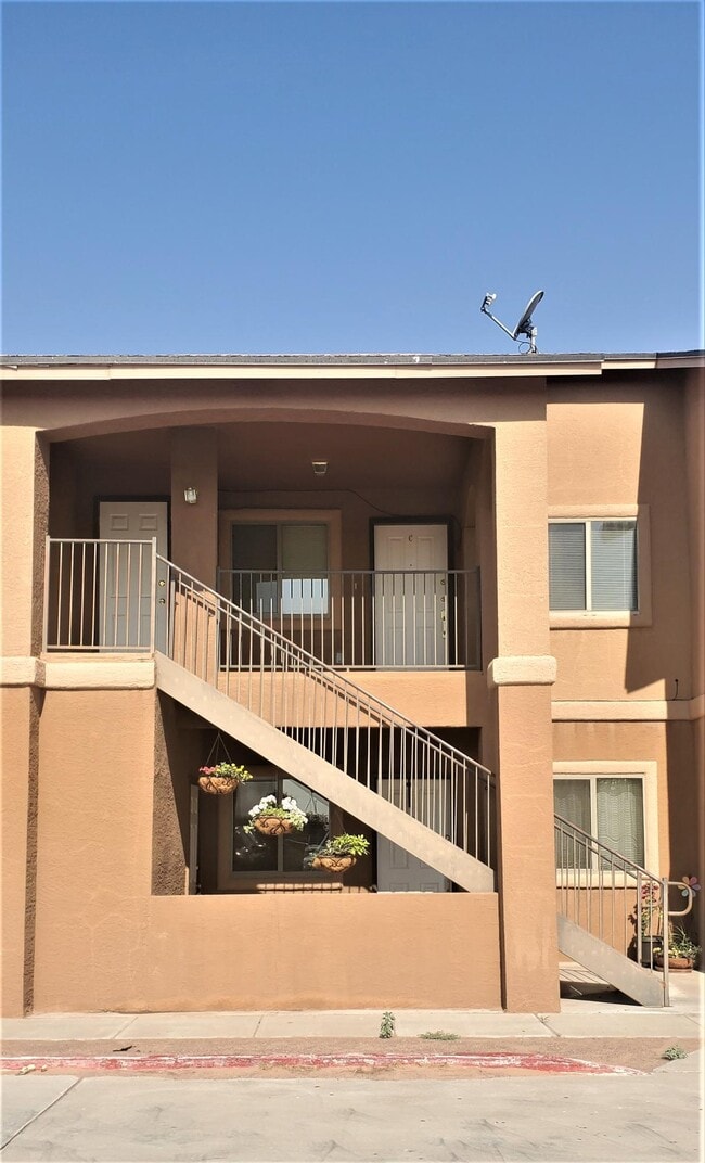 Building Photo - 3408 Blue Earth Ln
