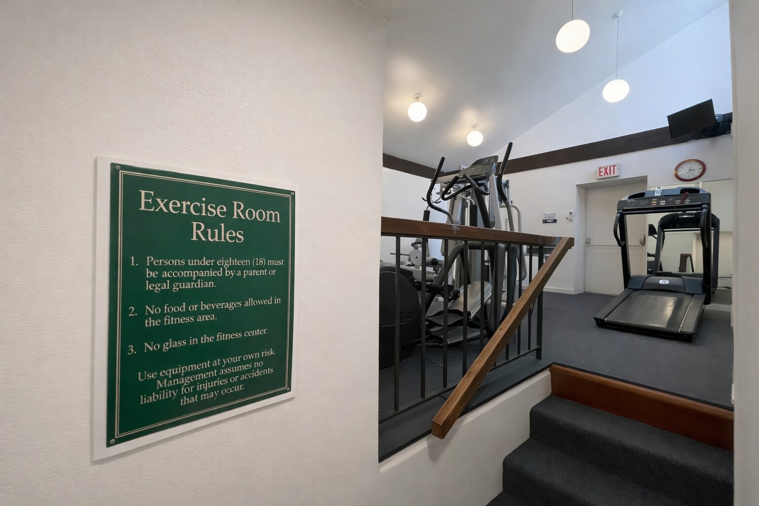 Building Photo - 624 Summit House