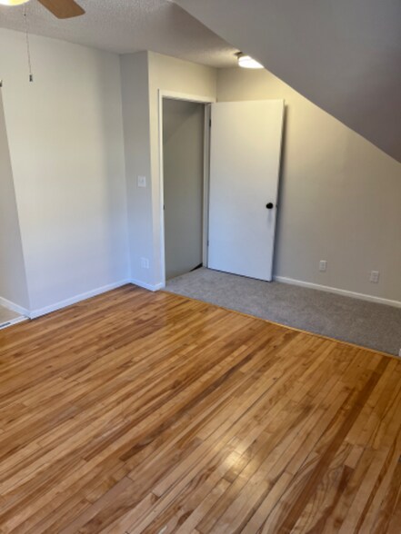 Building Photo - 4230 S 39th Ave