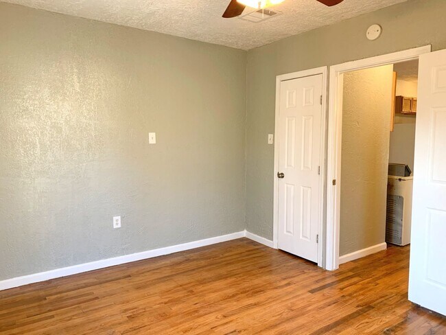Building Photo - Pre-Leasing - Cozy 1-Bedroom Home Near Texas Tech!