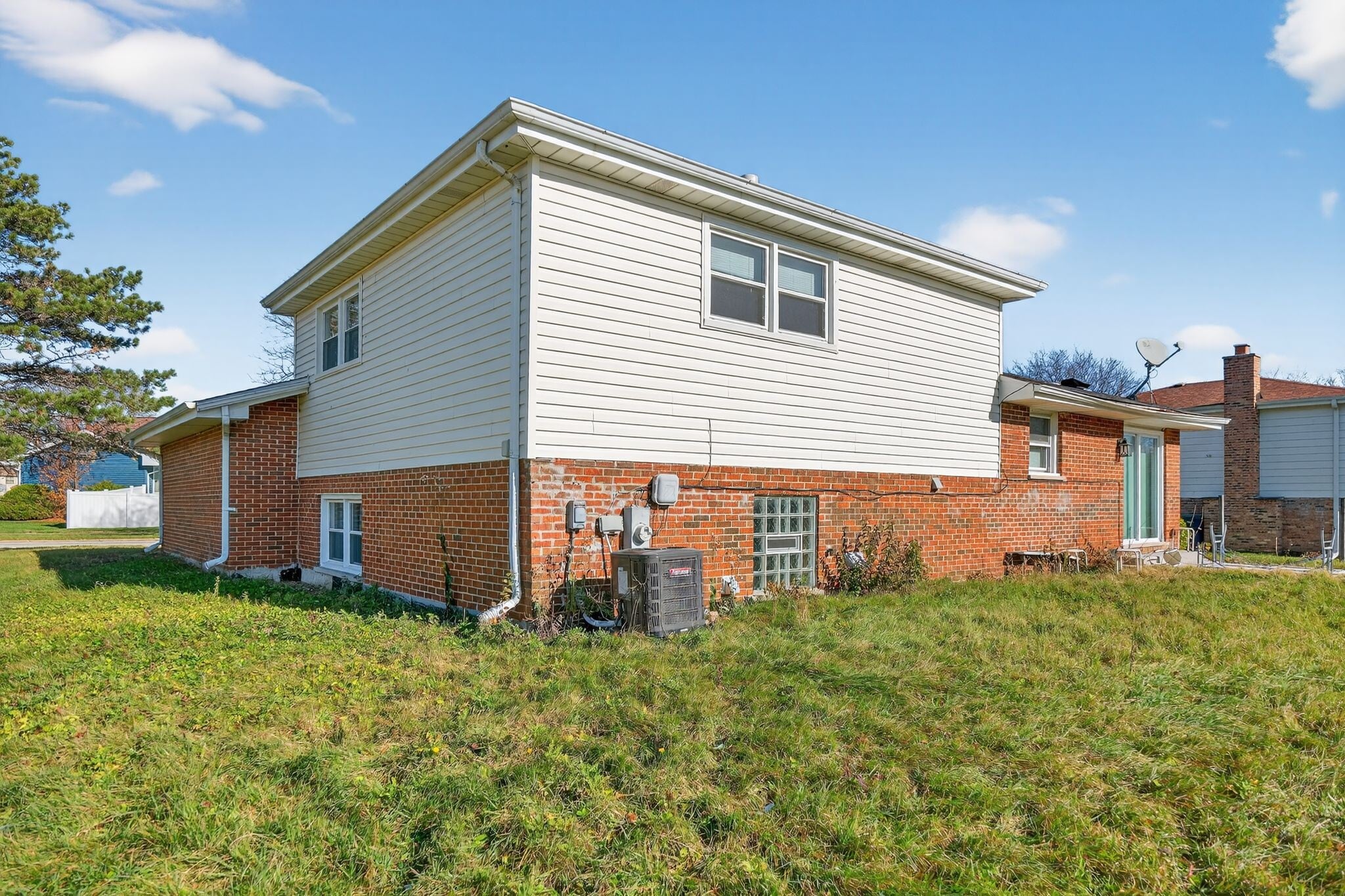 Building Photo - 6113 Spring Ln