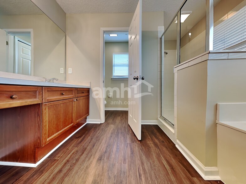 Building Photo - 2859 Pebblewood Ln
