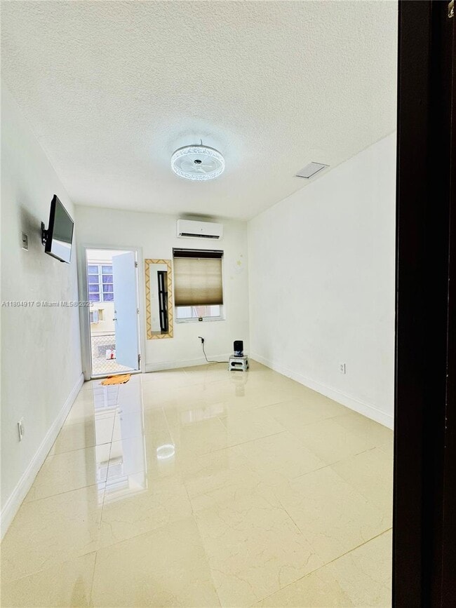 Building Photo - 8335 Crespi Blvd