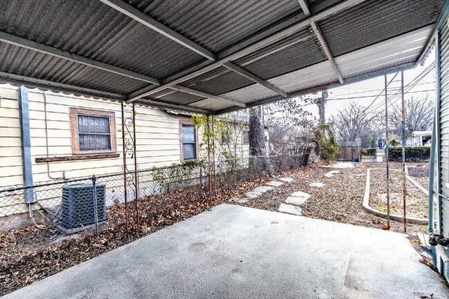 Building Photo - 206 Hoover Ave