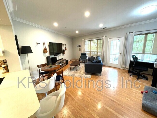 Building Photo - 4550 Strutfield Ln