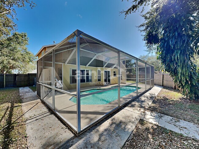 Building Photo - 1712 Scotch Pine Dr