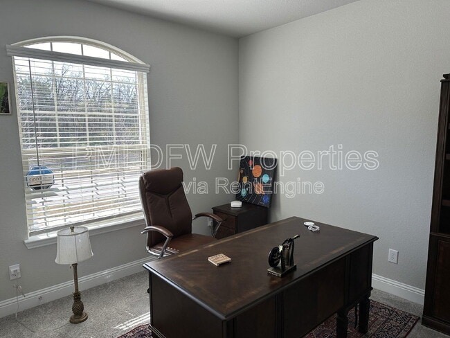 Building Photo - 2222 McMullin Dr