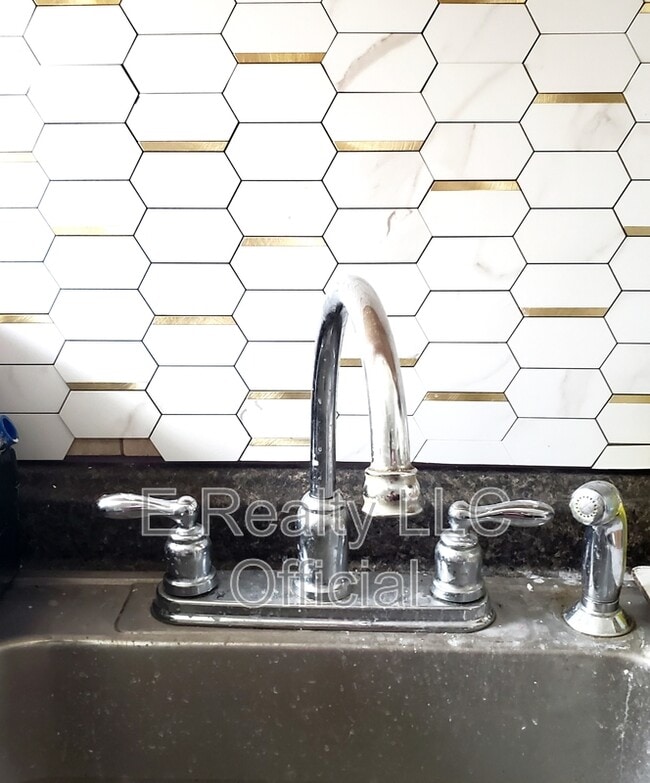 Building Photo - 819 N 64th St