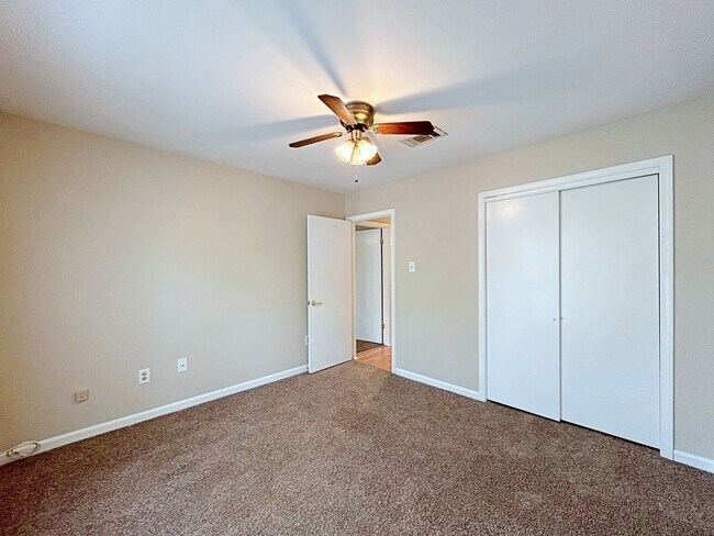 Building Photo - Prime 3 Bed, 2.5 Bath with Fireplace & Fenced Patio!