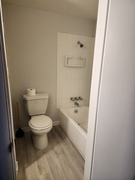 Building Photo - 109 N Kimball Ave