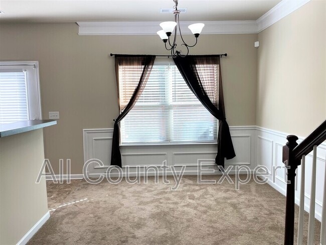 Building Photo - 599 Oakside Pl