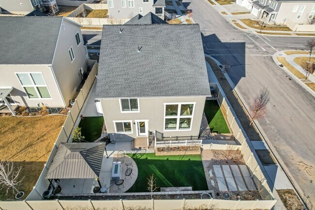 Building Photo - 4493 W Wharton Dr