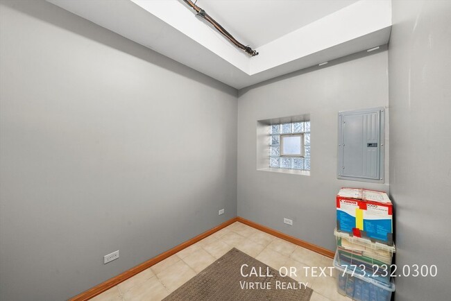 Building Photo - Historic Home in the Heart of Pilsen FOR RENT