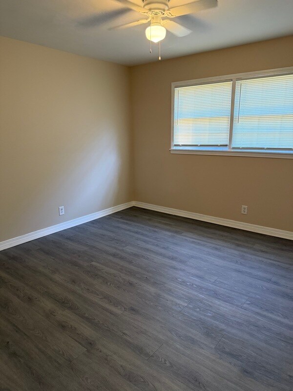 Building Photo - 4925 Janice Dr